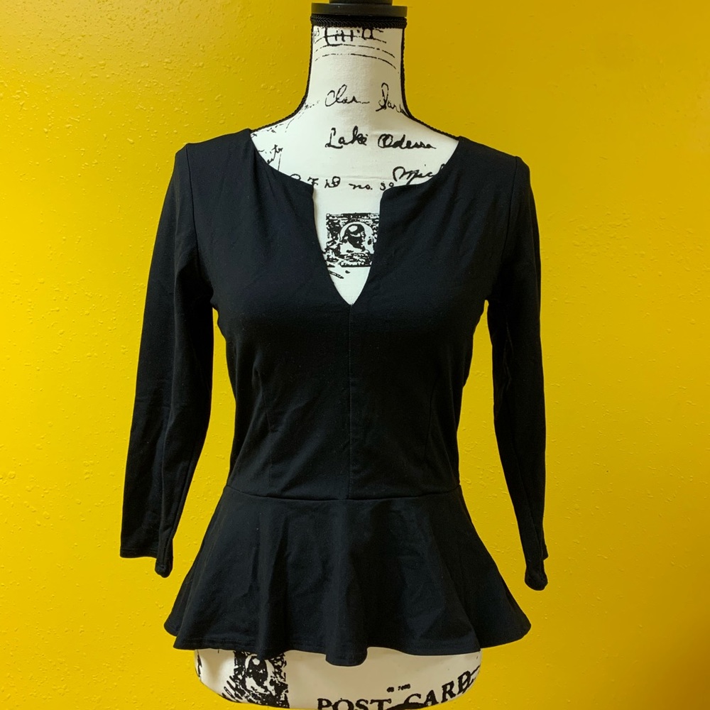 BEBE peplum v-neck stretchy top